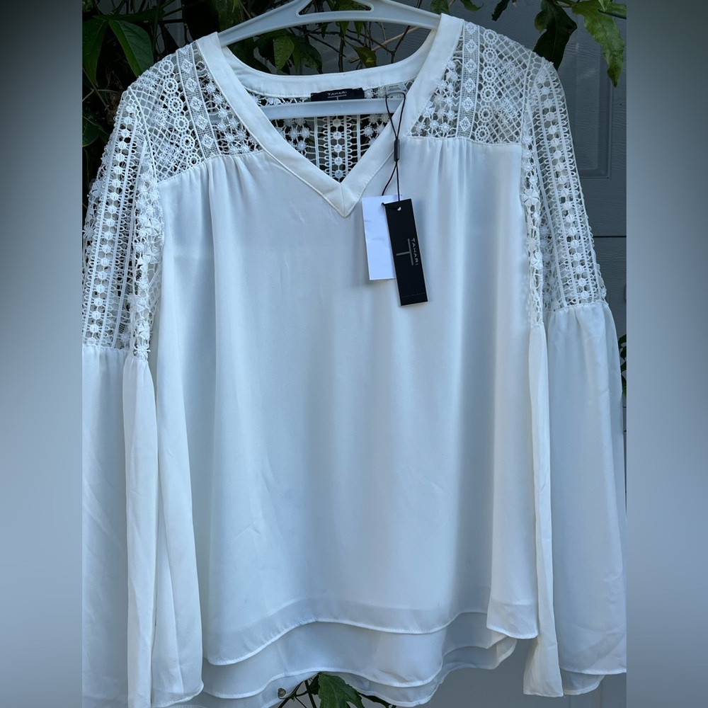 Women's T tahari white blouse bell sleeves size XS/TS